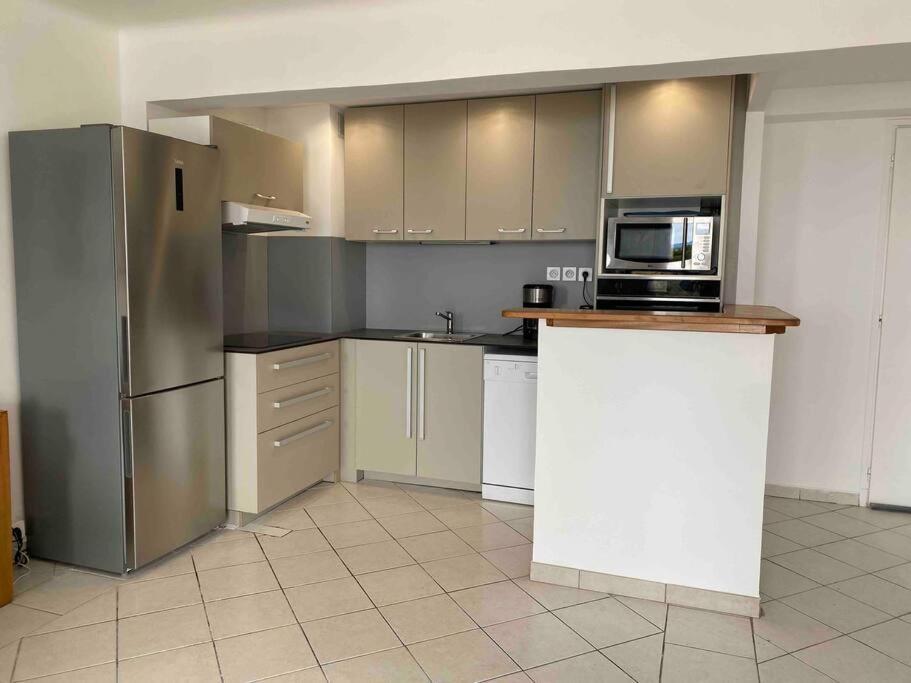T3 Sur La Plage Vue Feerique Mer,Wifi, Parking Inclus , Clim La Ciotat Buitenkant foto